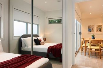 Open & Flowy 1 Bedroom Apartment In Chadstone - Hervey Bay Accommodation 4