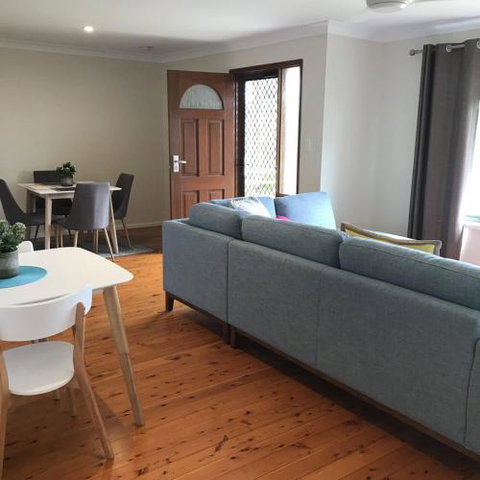 WAVES At MOLLYMOOK - Hervey Bay Accommodation 1