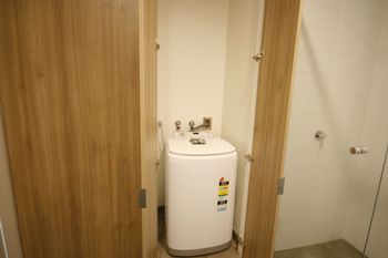 Next To Victoria Market CBD - Tourism Hervey Bay 3