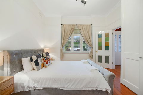 HomeHotel LuxuryHome 500m Crows Nest Shops - Tourism Hervey Bay 1