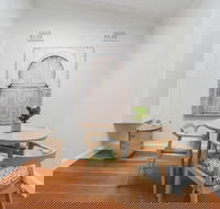 HomeHotel LuxuryHome 500m Crows Nest Shops - Tourism Hervey Bay