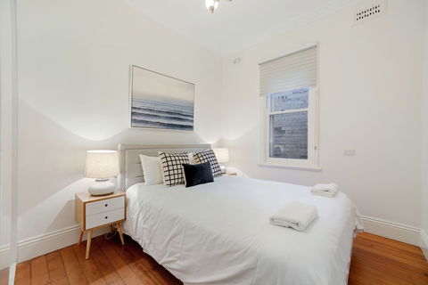 HomeHotel LuxuryHome 500m Crows Nest Shops - Tourism Hervey Bay 5