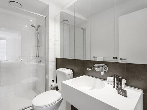 CHARLOTTE Manhatten Building Near Spencer St. & Southern Cross Station - Hervey Bay Accommodation 2