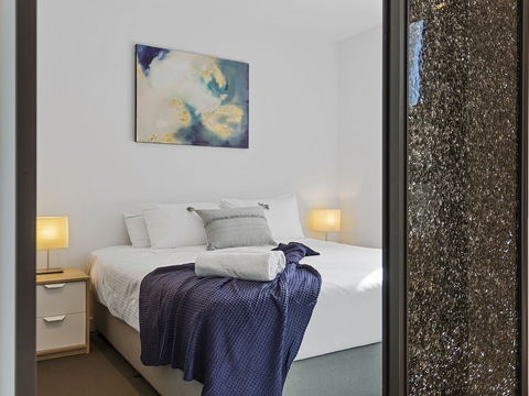 CHARLOTTE Manhatten Building Near Spencer St. & Southern Cross Station - Hervey Bay Accommodation 1