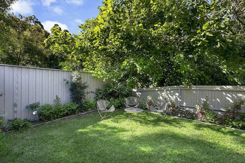 Private Garden Apartment Minutes Walk To Station NBN01 - Hervey Bay Accommodation 4