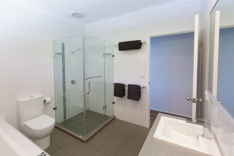 Casuarina 13 On Hamilton Island - Hervey Bay Accommodation 5