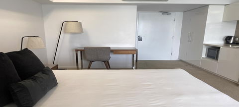 Airtrip Apartments On Carlyle St. Mackay - Hervey Bay Accommodation 2