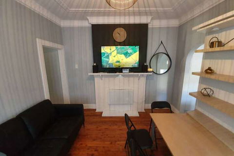 Incredible Location 2 Bedroom Bondi Beach Apartment - Tourism Hervey Bay 5