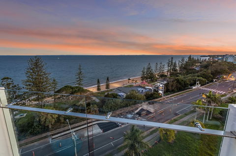 Penthouse On Suttons - Hervey Bay Accommodation 6