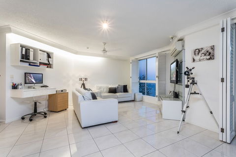 Penthouse On Suttons - Hervey Bay Accommodation 5
