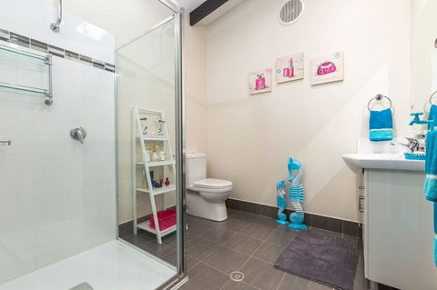 Magical Tomakin Getaway - Hervey Bay Accommodation 6