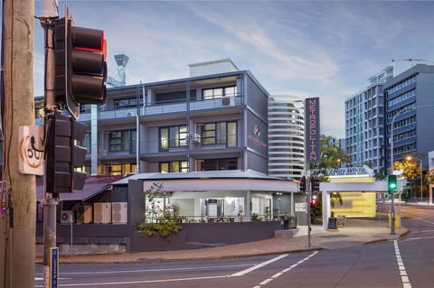 The Metropolitan Spring Hill - Hervey Bay Accommodation 1