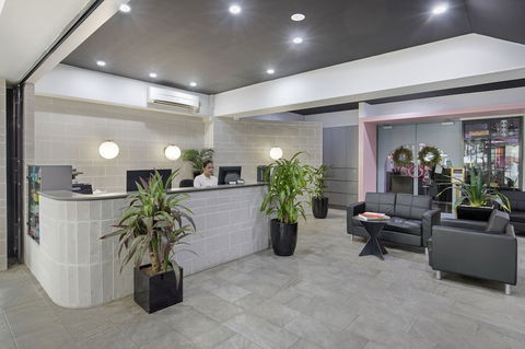 The Metropolitan Spring Hill - Hervey Bay Accommodation 4