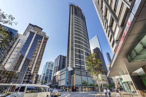 Oaks Aurora Tower - Hervey Bay Accommodation 3