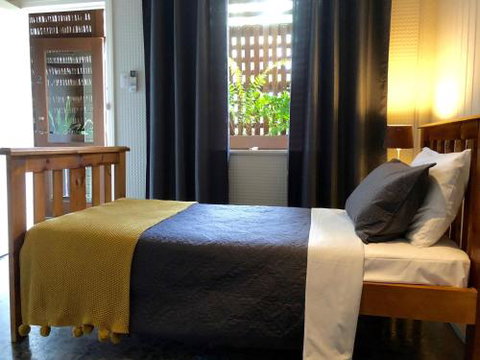 Five 3 Five - The Beachside Barracks - Tourism Hervey Bay 3