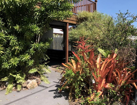 Five 3 Five - The Beachside Barracks - Tourism Hervey Bay 5