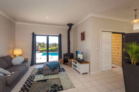 Mandalay Villas - Villa 2 - Tourism Hervey Bay 2