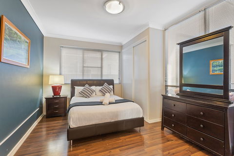 Villa De Marseilles - Melbourne - Hervey Bay Accommodation 6