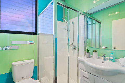 Villa De Marseilles - Melbourne - Hervey Bay Accommodation 1