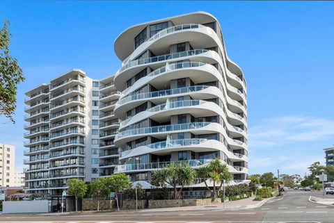 Breeze Mooloolaba - Hervey Bay Accommodation 0