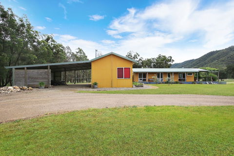 Feathertop Views And Dorm - Hervey Bay Accommodation 1
