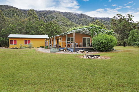Feathertop Views And Dorm - Hervey Bay Accommodation 2