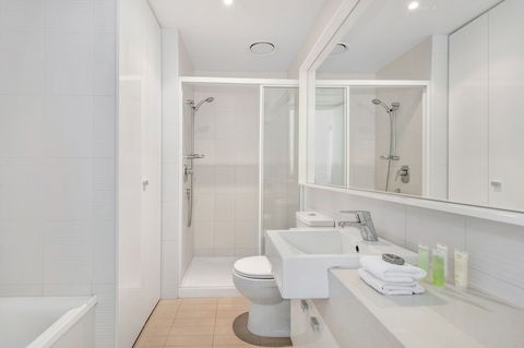 MJ Shortstay Whiteman St Apartments - Tourism Hervey Bay 0
