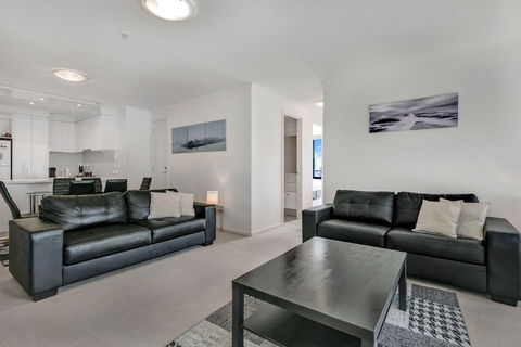 MJ Shortstay Whiteman St Apartments - Tourism Hervey Bay 1