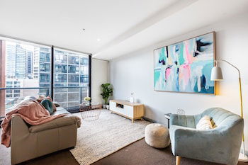 Ella, 1BDR Melbourne Apartment - Tourism Hervey Bay 6