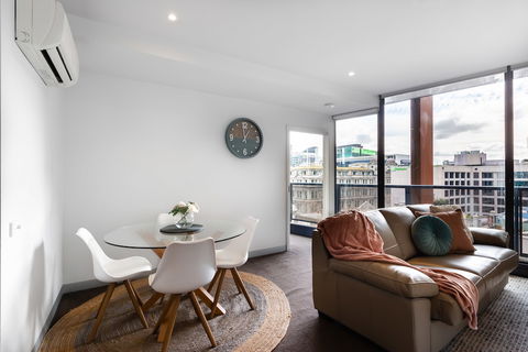 Ella, 1BDR Melbourne Apartment - Tourism Hervey Bay 1