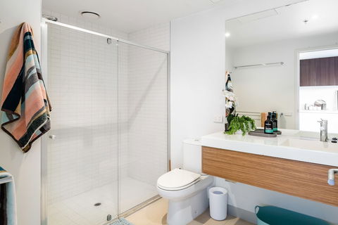 Ella, 1BDR Melbourne Apartment - Tourism Hervey Bay 2