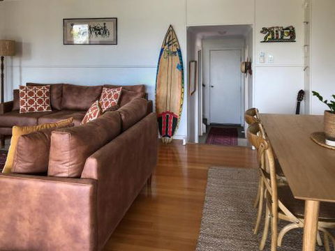 Samphire Beach House - Hervey Bay Accommodation 1