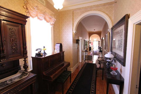 Palm House - Hervey Bay Accommodation 4