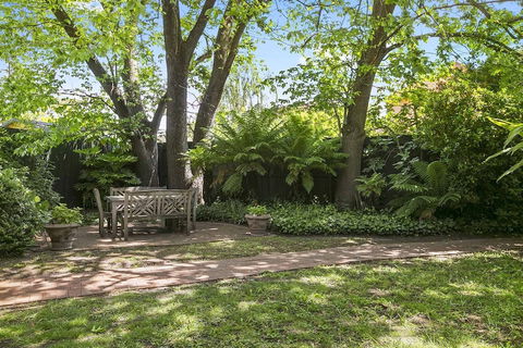 Boutique Stays - Frankie's Place - Hervey Bay Accommodation 6