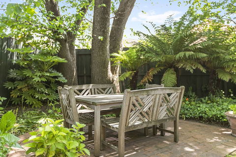 Boutique Stays - Frankie's Place - Hervey Bay Accommodation 2