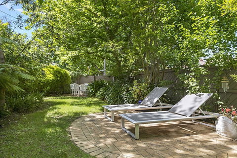 Boutique Stays - Frankie's Place - Hervey Bay Accommodation 1