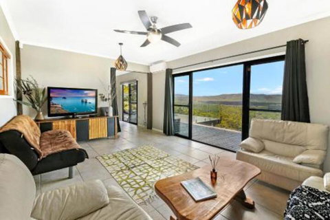 Eagles Loft - Hervey Bay Accommodation 0