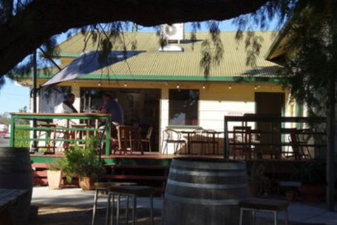 Gowrie Hotel Motor Inn - Hervey Bay Accommodation 0