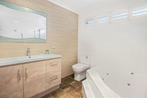 Forresters Beach Bed & Breakfast - Hervey Bay Accommodation 1
