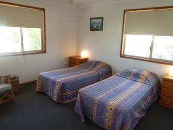 Sails Beach House Apartments Pottsville Beach - Tourism Hervey Bay 2