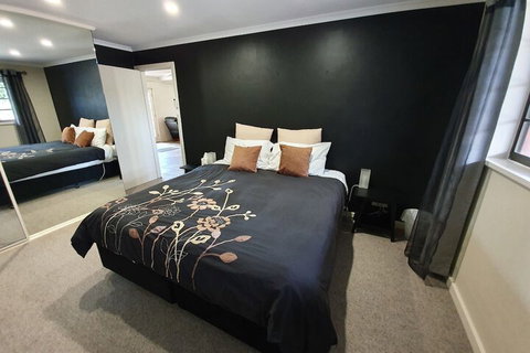 Under The Vines - Hervey Bay Accommodation 2