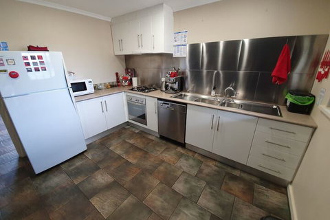 Under The Vines - Hervey Bay Accommodation 7