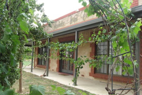 Under The Vines - Hervey Bay Accommodation 0