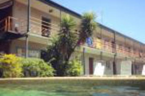 Lazy Duck Hostel - Tourism Hervey Bay 0