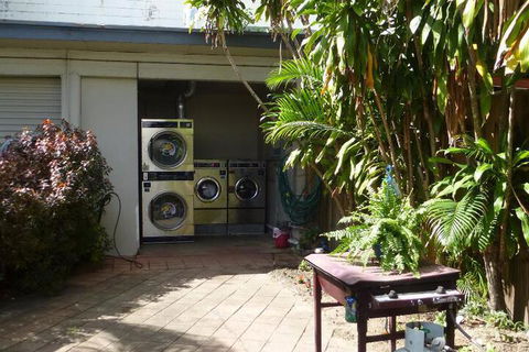 Lazy Duck Hostel - Tourism Hervey Bay 3