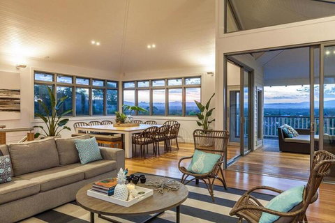 Vantage Over Byron - Hervey Bay Accommodation 2