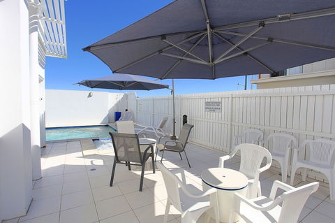 Koola Beach Apartments Bargara - Hervey Bay Accommodation 2