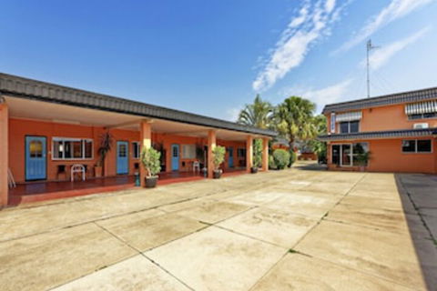 Riviera Motel Bundaberg - Tourism Hervey Bay 0