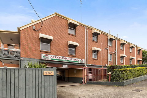 Spring Hill Terraces - Hervey Bay Accommodation 0