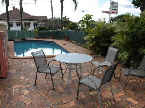 Lancaster Court Motel - Tourism Hervey Bay 2